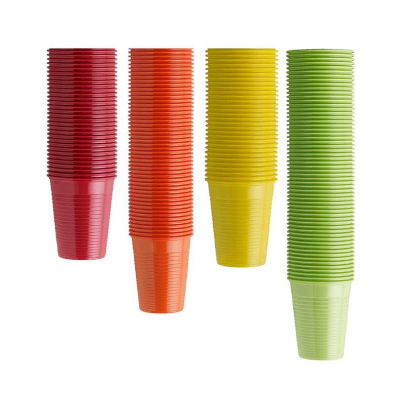 Bicchieri di plastica colorati